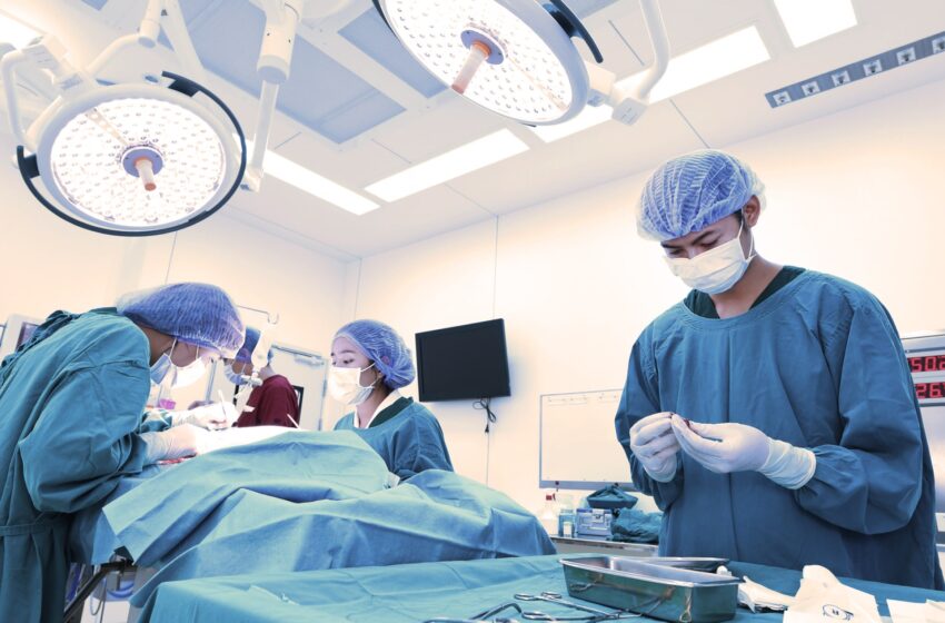  Fast-Track Your Career with a 6-Week Surgical Tech Program